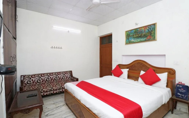 Travellers Homes By OYO Rooms