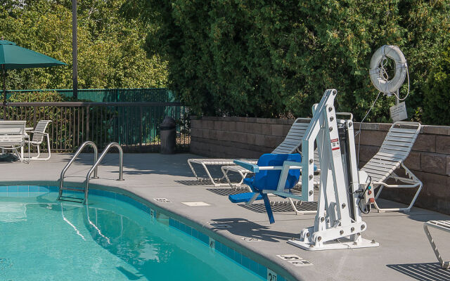 Holiday Inn Express Roanoke-Civic Center
