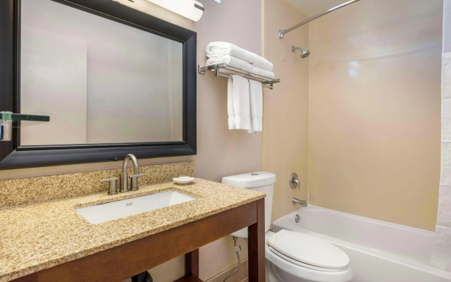 Best Western Plus Beach View Lodge Carlsbad