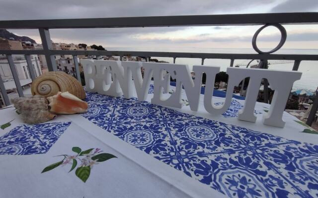 Seafront House Le Finestre Sul Mare With Balcony