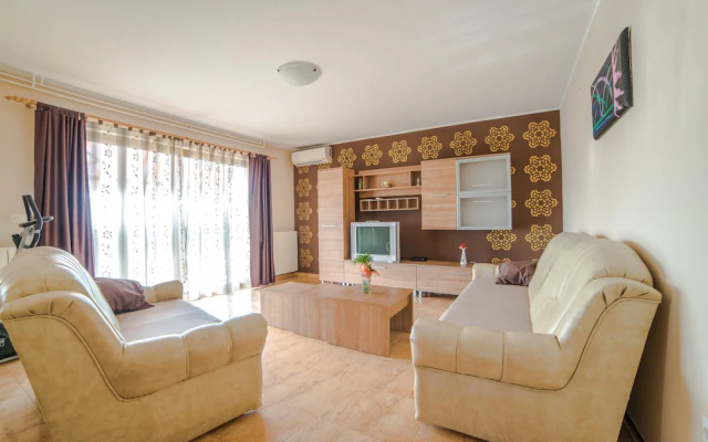 Apartment Maružini 76