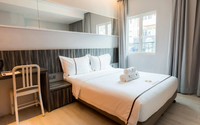 OYO 278 Orange Premier Hotel