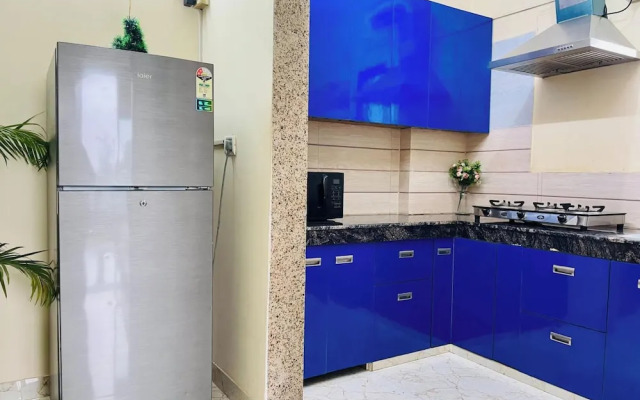 Olive Service Apartment Near Artemis
