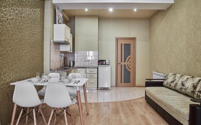 Апартаменты в центре Севастополя на Сенявина 5