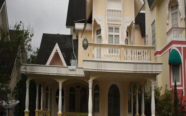Villa Kota Bunga Tulip