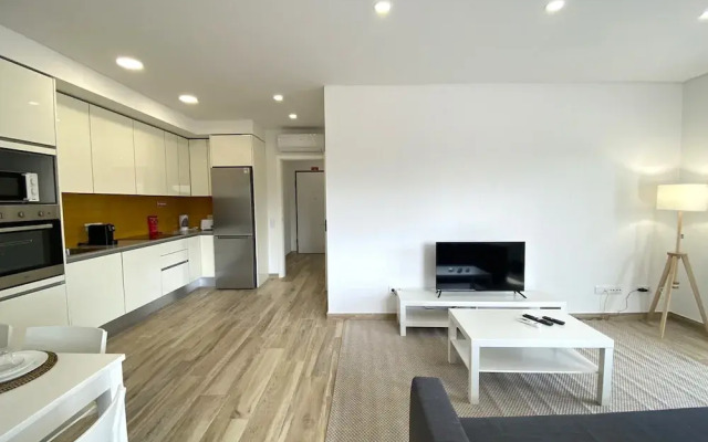 Quarteira Modern by Homing