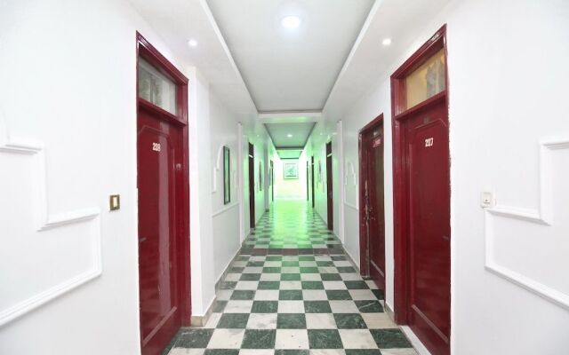 OYO 17430 Gulshah Hotel