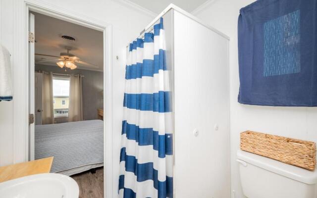 Friendship Lodge by Oak Island Accommodations