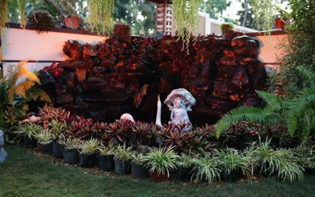 Srinikethana Home Stay with Swimming Pool