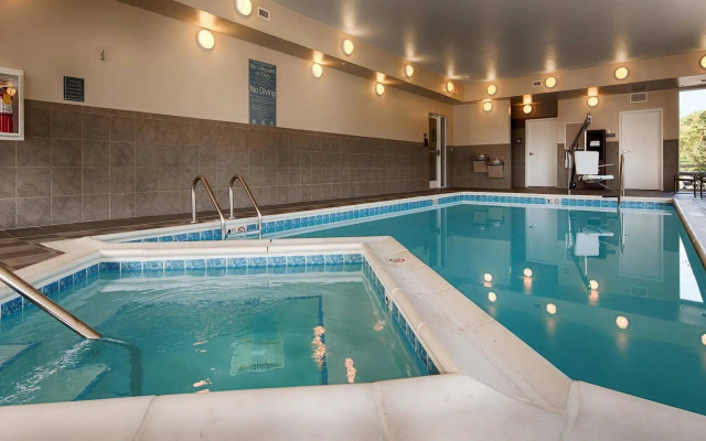 Best Western Plus Boardman Inn & Suites