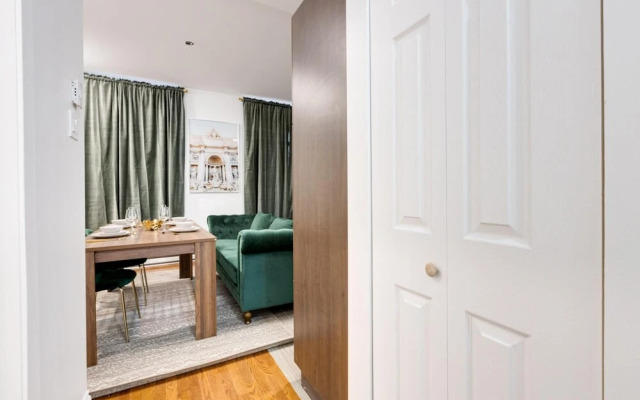 M11 Beautiful Cozy 2BR w AC Perfect Location