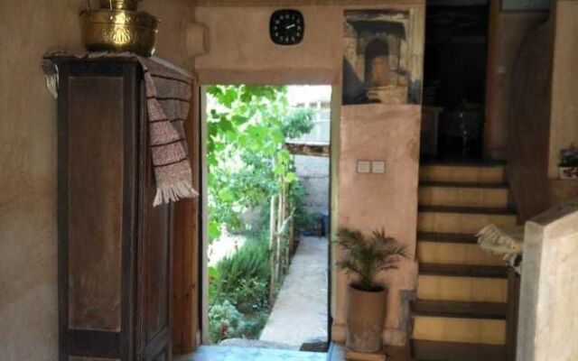 Gite Paradis d'Ait Bouguemez - Hostel