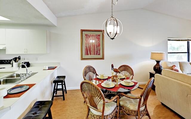 Beach-Themed #F32 - 2 Br Condo