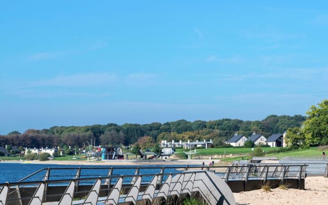 Comfortable Villa With Stove, Located in a Lake Area