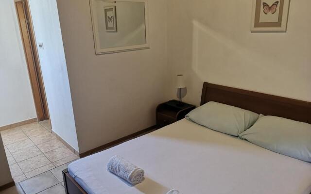 Apartments Tri Palme