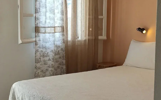 Sea View Apartments & Studios