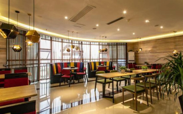 Luoke Huafei Hotel