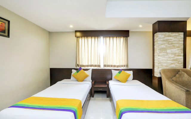 Itsy By Treebo - Greenwood Inn And Suites