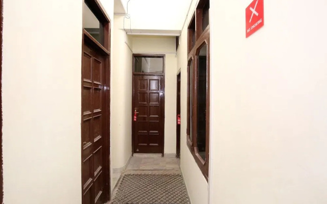 OYO 13140 Mayur palace