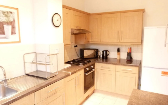 SS Property Hub – Apartment Close to Hyde Park