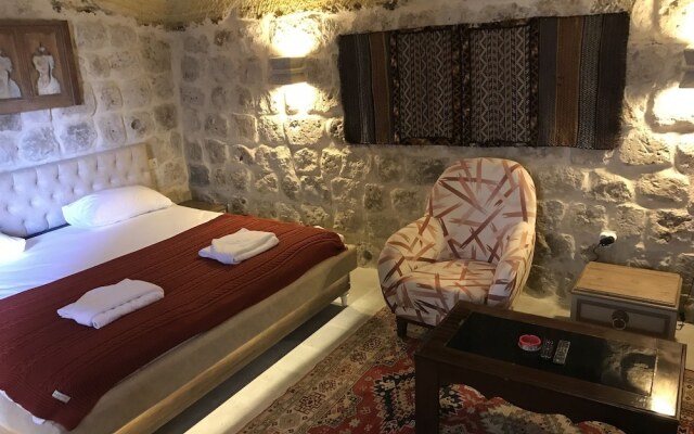 RZA Cave Hotel