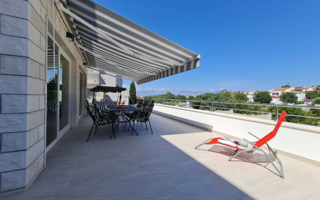 Luxury Apartment Ani II