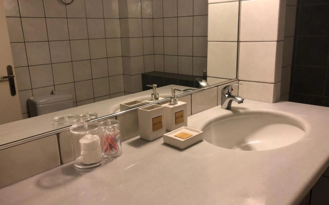 Elenis Athens Apartment