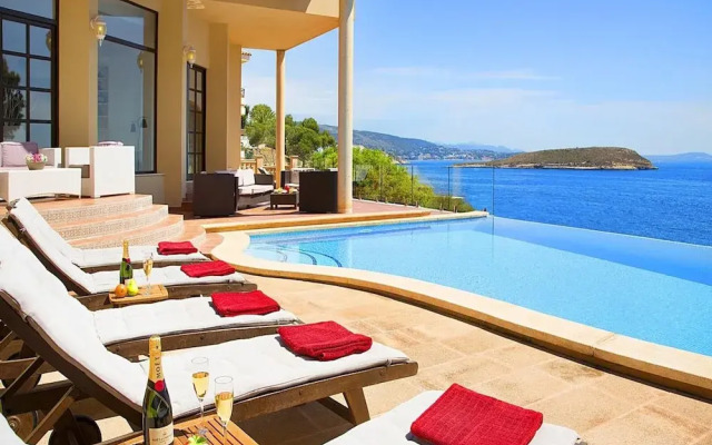 Villa in Tranquil Location