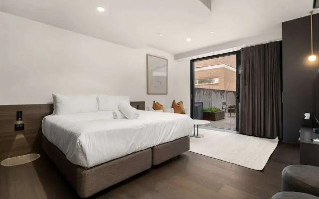 Spotless Braddon Studio With Accessible Bathroom