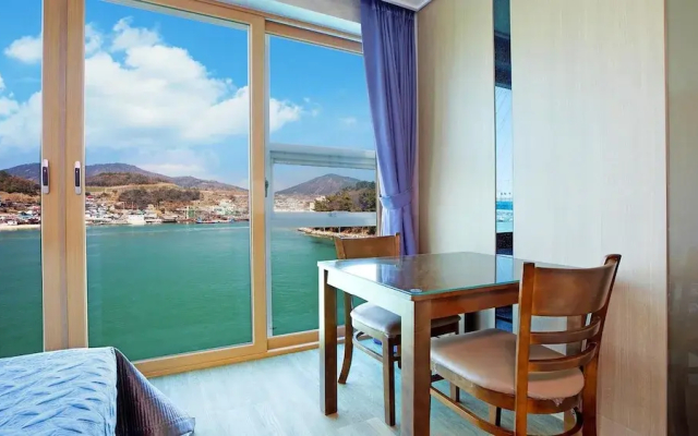 Yeosu Janggun Island Pension