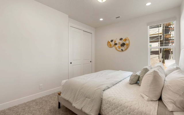 Rockaction Destination 5 Bedroom Townhouse