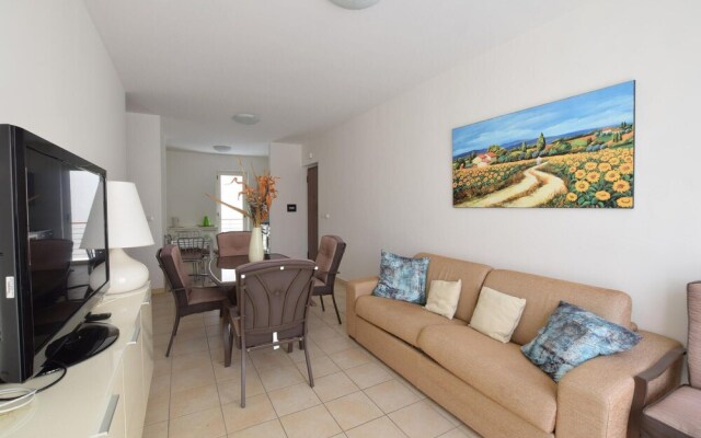 Nice Apartment in Isca Marina With 2 Bedrooms