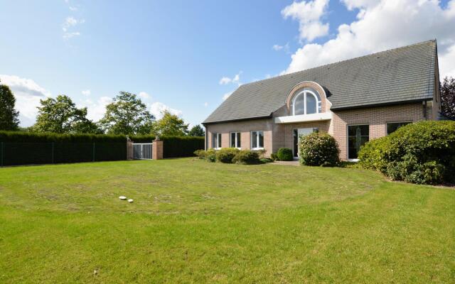 Spacious villa in Zingem with garden