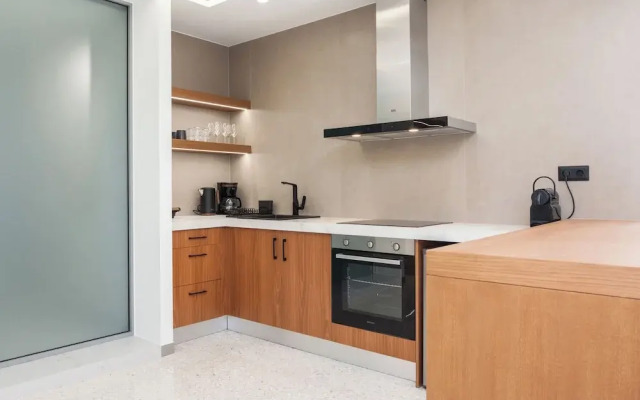 Stylish Modern Suite at Piraeus Port