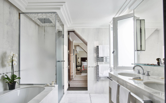 Hotel Plaza Athenee