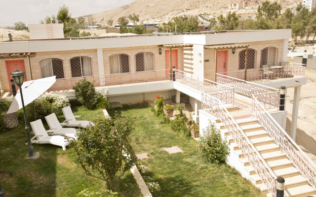 Petra Guest House