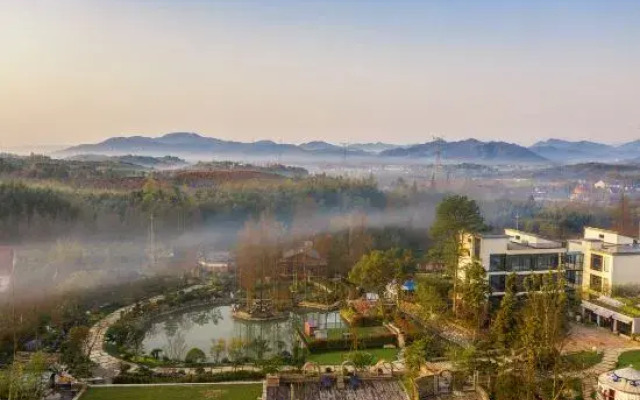 Mogan Mountain · Suzhou Style Garden Hostel