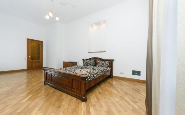 4 bedroom apartment at the Palace of Sport