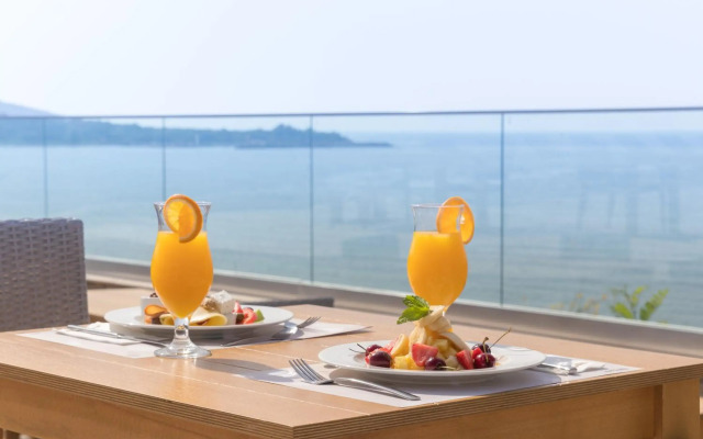 King Maron Wellness Beach Hotel
