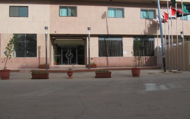 Roseline Hotel Suites