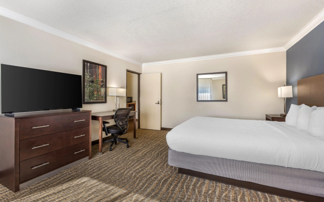 Best Western Town & Country Lodge