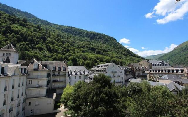 Appartement Bagnères-de-Luchon, 2 pièces, 4 personnes - FR-1-313-135
