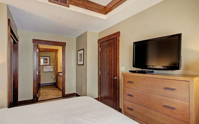 One Ski Hill Place S8103