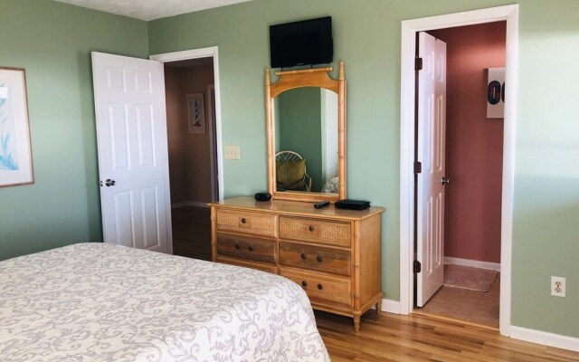 Aquarius 5 Bedroom Home by RedAwning