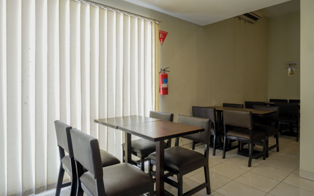 RedDoorz @ Jalan Sriwijaya Semarang