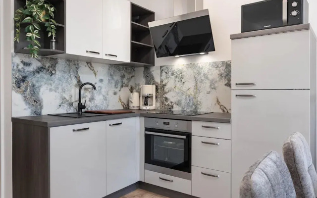 Seafront Apartment Nana 1