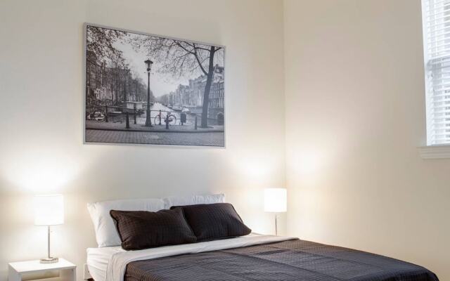 Fun 1 BR Apt In Popular NODA