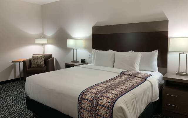 La Quinta Inn & Suites by Wyndham-Red Oak TX IH-35E