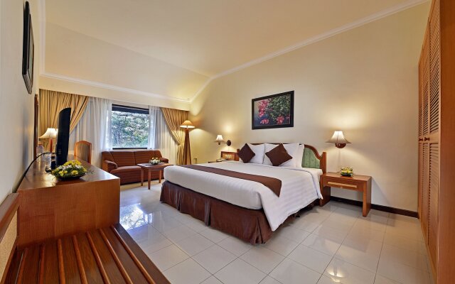 Grand Whiz Hotel Trawas
