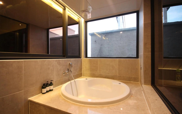 2 Heaven Hotel